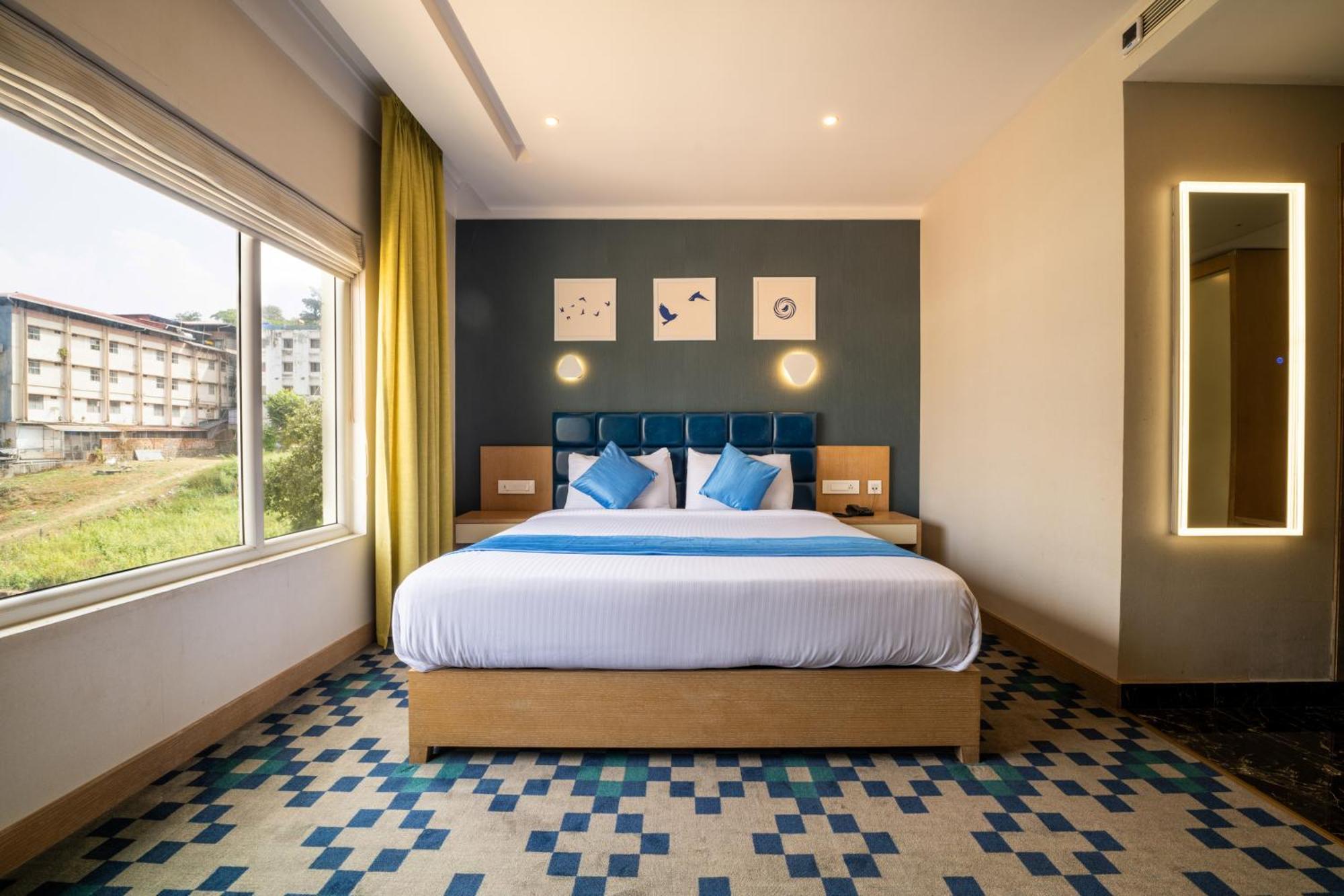 Mintotel Wayanad Sultan Bathery Exterior photo